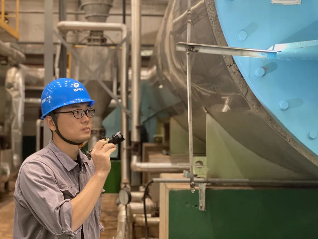 鑄就精工品牌 傳承工匠精神 --俞燕、陳衛(wèi)東、張周人榮獲省“浙江工匠”稱號